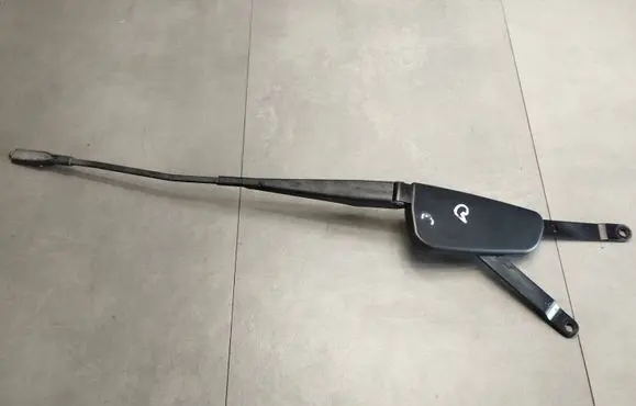 Mercedes-Benz ML W164 Front wiper blade arm A1648200640