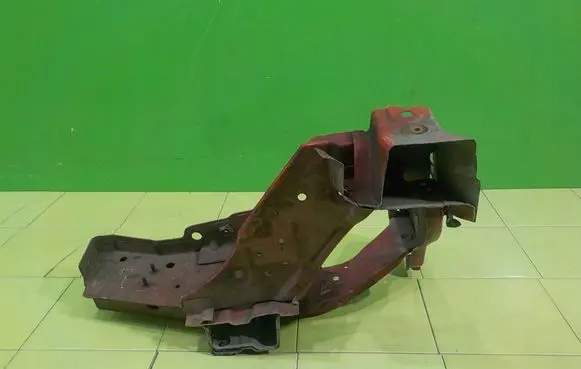 Nissan NV200 Front side member PRZOD