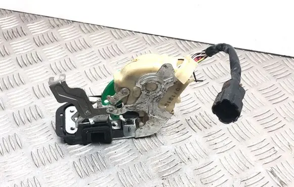 KIA Sorento Front door lock 071213 A045246
