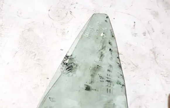 Mitsubishi Lancer Rear vent window glass 