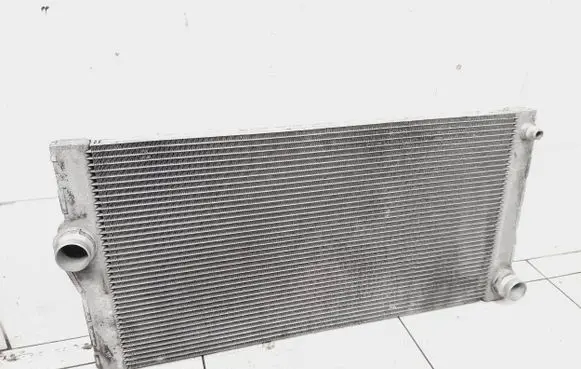 BMW 5 F10 F11 Coolant radiator 8509176 X0008001