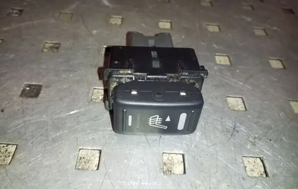 Nissan X-Trail T30 Seat heating switch