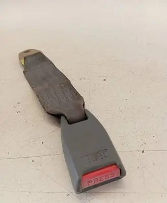 Mercedes-Benz Sprinter W901 W902 W903 W904 Middle seatbelt buckle (rear) 