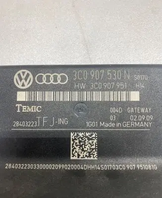 Volkswagen PASSAT B6 Gateway control module 3C0907530N 28403223 3C0907951