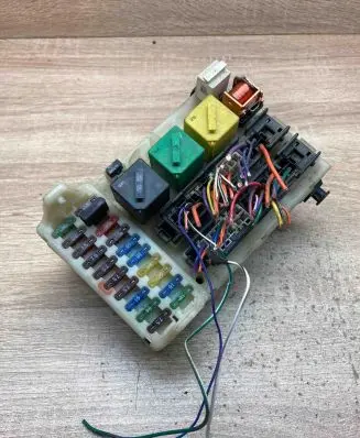 Ford Mondeo MK II Fuse module 98BG14K150AD 58362905
