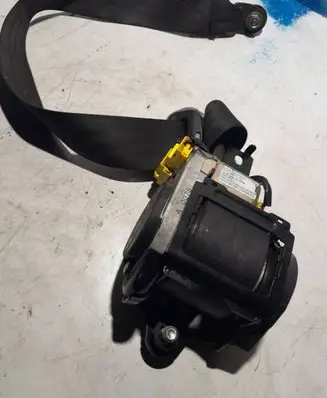 Honda Accord Front seatbelt 6023602