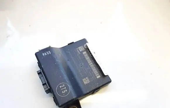 Audi A4 S4 B8 8K Other control units/modules 8R0907468L 2840745807300