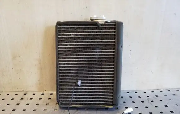 Air conditioning (A/C) radiator (interior)