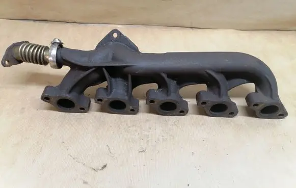 Volvo XC70 Exhaust manifold 8642826