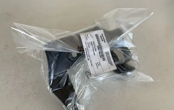 Porsche Cayenne (9Y0 9Y3) Fender mounting bracket 95882116801GRV 9Y0821168A