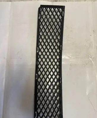 BMW 7 E65 E66 Front bumper lower grill 7135573 72758411