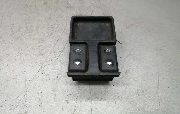 BMW 5 E34 Electric window control switch 1374491 1378126