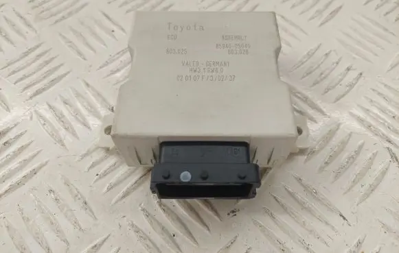 Toyota Avensis T250 Window wiper relay 8594005040