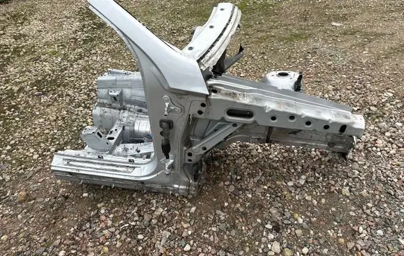 Mercedes-Benz ML W166 Front quarter panel 