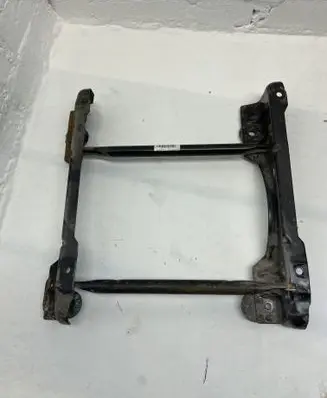 Citroen Berlingo Driver seat console base 4413253004 441325200