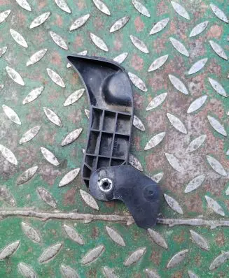 BMW 5 E39 Engine bonnet (hood) release handle 8226621