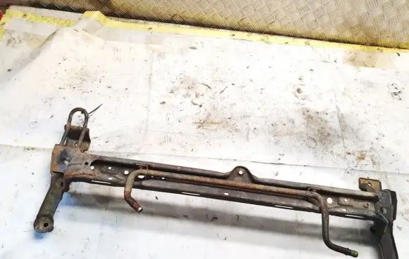Volkswagen PASSAT B4 Radiator support slam panel
