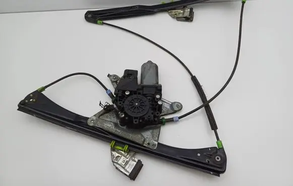 Audi A4 S4 B5 8D Front door window regulator with motor 8D0837397B