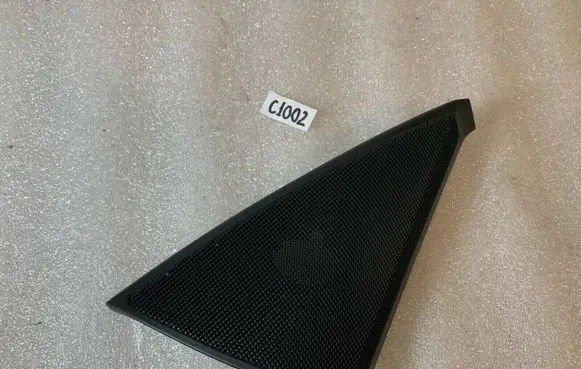 Mercedes-Benz C W204 Front door speaker cover trim 2047200248