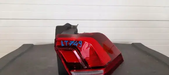 Volkswagen Tiguan Tailgate rear/tail lights