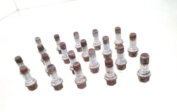Volvo V70 Nuts/bolts 
