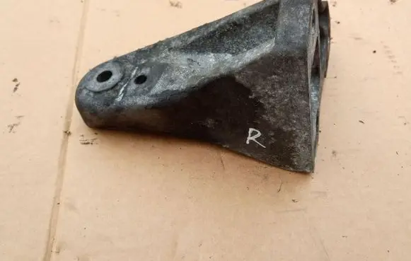 Jaguar XF Engine mounting bracket C2C39422