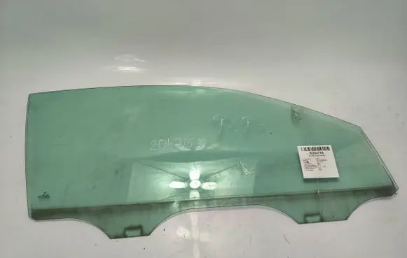 Volkswagen Polo Front windscreen/windshield window 