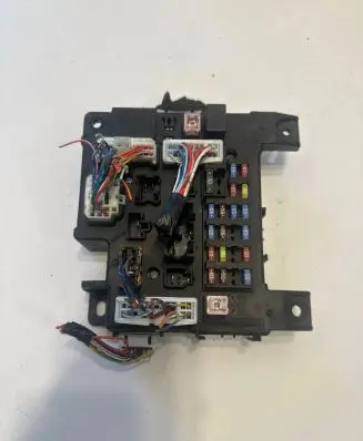 Mitsubishi Outlander Fuse module 8637A318 519087902 00203217