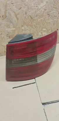 Mercedes-Benz B W245 Rear/tail lights A1698200377