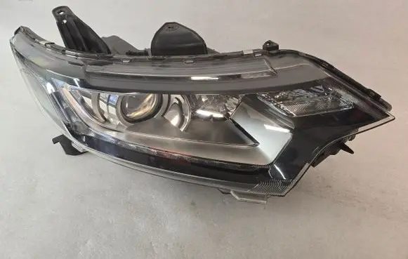 Mitsubishi Outlander Headlight/headlamp 8301C8
