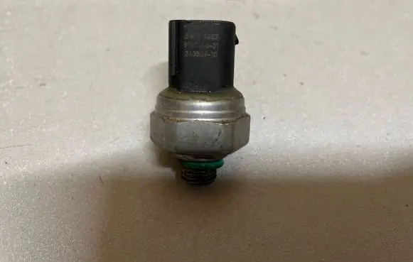 BMW 3 F30 F35 F31 Air conditioning (A/C) pressure sensor 9181464