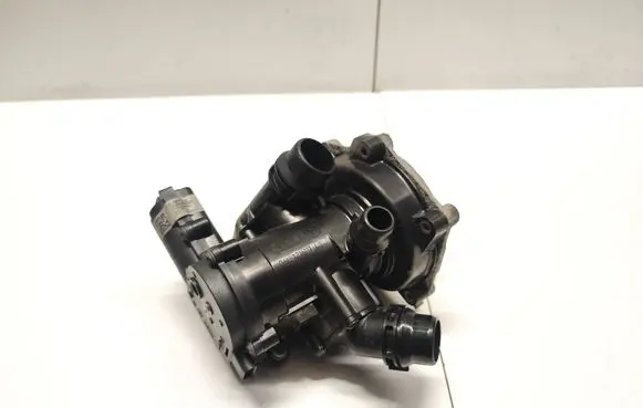 Thermostat/thermostat housing