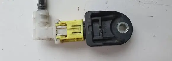 Toyota RAV 4 (XA40) Airbag deployment crash/impact sensor