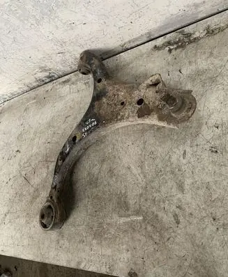 Hyundai Santa Fe Front lower control arm/wishbone