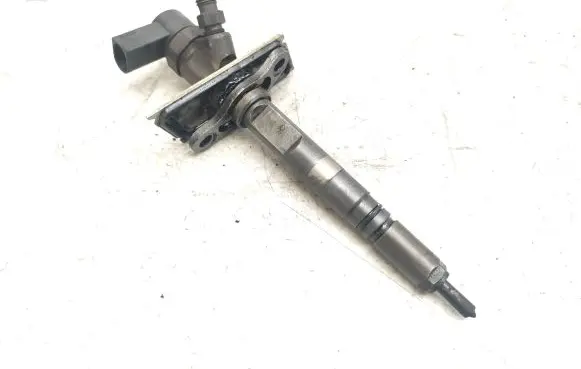 Audi A8 S8 D2 4D Fuel injector 0445110114 057130276H