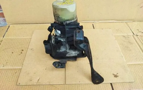 Ford S-MAX Power steering pump 6G913K514AG