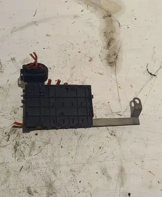 Volkswagen Golf IV Fuse module 1J0937773