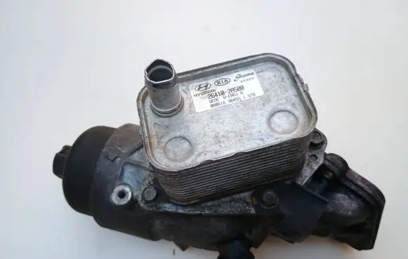Hyundai i30 Engine oil radiator 264102A500 080616 38455