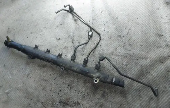 Volvo XC90 Fuel main line pipe 30622085 001683L1 0445215015