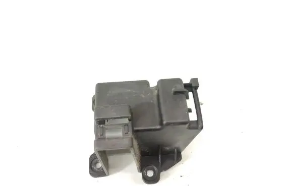 Ford B-MAX Rear bumper mounting bracket AV1117A881AB