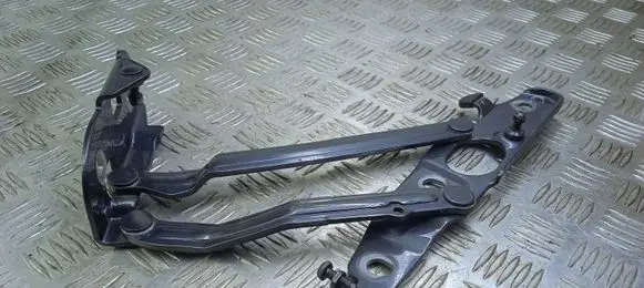 Audi TT TTS Mk2 Tailgate/trunk/boot hinge 8J7827300