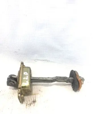 Honda HR-V Front door check strap stopper