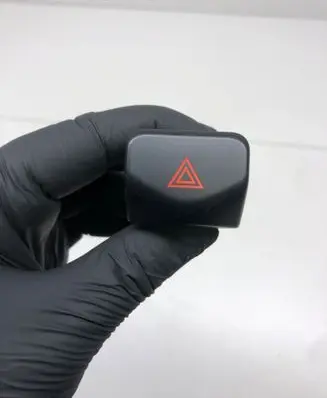 Nissan Note (E11) Hazard light switch
