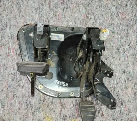 Renault Master II Pedal assembly 8200704581