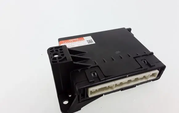 Lexus CT 200H Aerial antenna amplifier 8865076250
