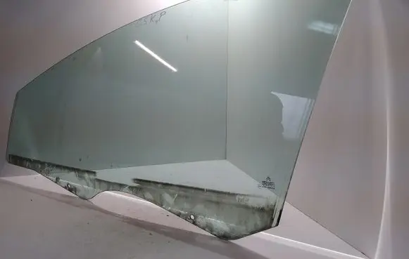 Citroen C5 Front door window glass four-door