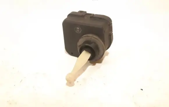 Headlight level adjustment motor