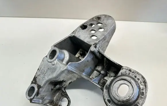 Audi A6 S6 C5 4B Engine mounting bracket 4B0199351B