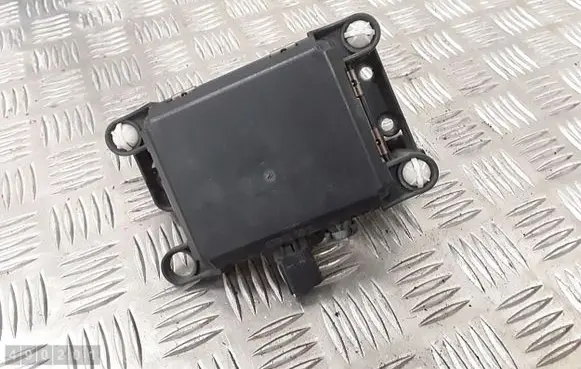 Peugeot 5008 Distronic sensor radar 9673046780 6pz00993701