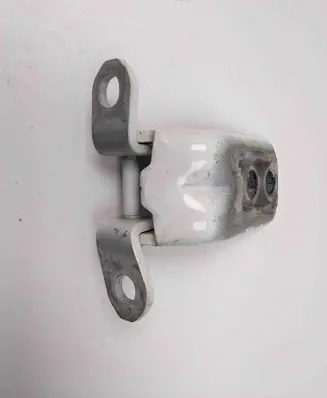 Nissan Qashqai Front door upper hinge